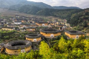 Yongding Toulou Hakka: overview of Yongding's mountainous terrain