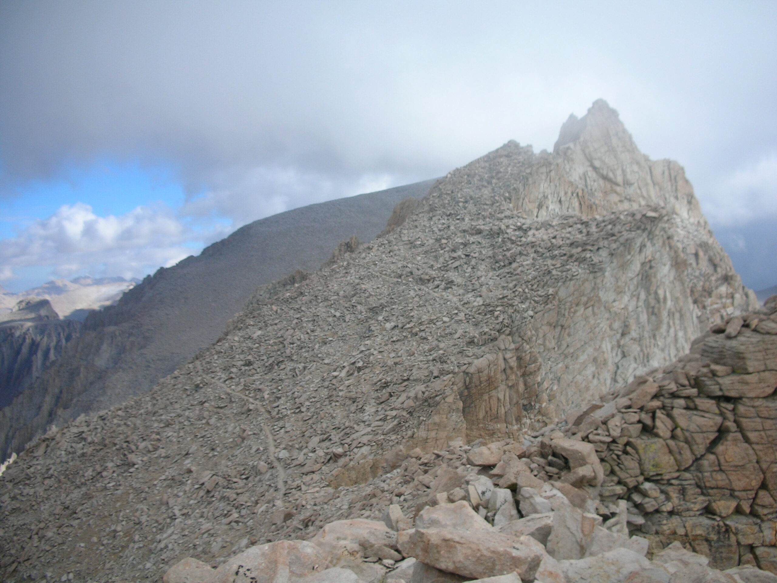 The final ridge to the summit contains peaks and drops