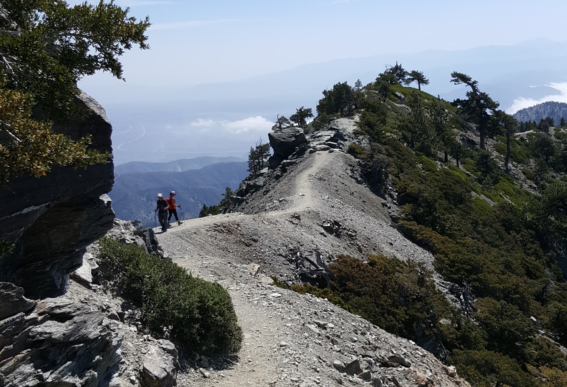 The narrow path Devil's Backbone with drop offs on each side