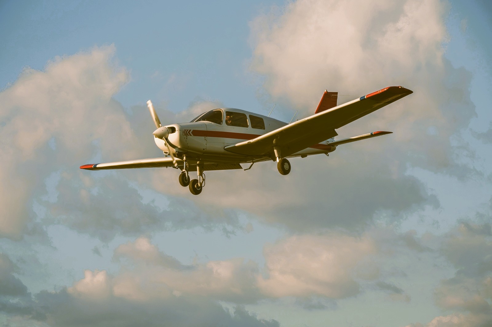 A Piper Arrow in flight